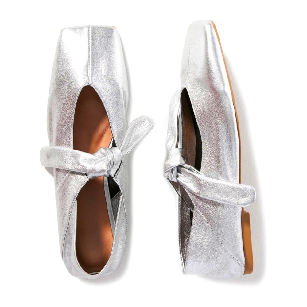 NIB SZ 6.5 Metallic Silver Chrome Bow Mary Jane Flats by Reikhany❣️
